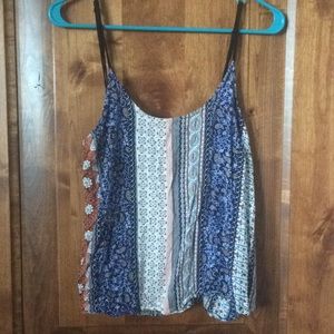Patterned tank.